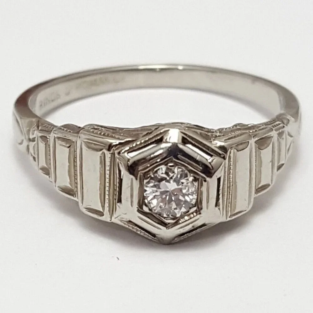 Vintage 18K Solid White Gold Ladies Designer Diamond Wedding Engagement Ring